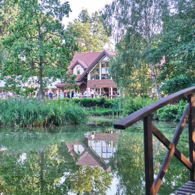 Piękny widok na sale przygotowaną na uroczystość komunii w Toruniu